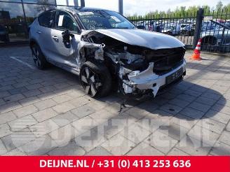 Vrakbiler auto Volvo C-40 C40 Recharge (XK), SUV, 2021 / 2024 Recharge Twin 78 kWh 2022