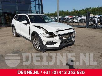 demontáž osobní automobily Volvo V-60 V60 Cross Country II (ZZ), Combi, 2018 2.0 B5 16V Mild Hybrid Geartronic AWD 2024