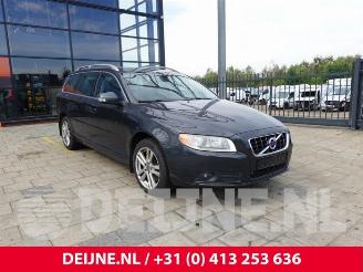 Vrakbiler auto Volvo V-70 V70 (BW), Combi, 2007 / 2016 2.4 D5 20V 205 2010/12
