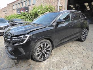 Vaurioauto  passenger cars Renault Austral Techno 2023/10