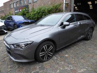 krockskadad bil auto Mercedes Cla-klasse Shooting Brake CLA 250 e 2022/9