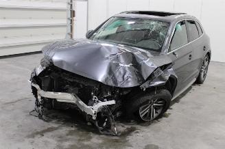 Coche siniestrado Audi Q5  2017/10