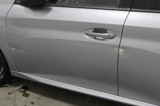 Peugeot 208  picture 22