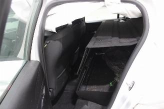 Peugeot 208  picture 10