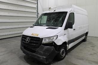 skadebil bedrijf Mercedes eSprinter  2022/6
