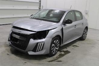 krockskadad bil auto Peugeot 208  2024/10