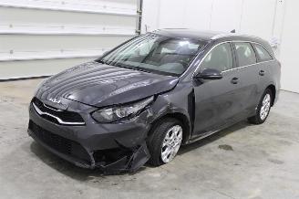uszkodzony samochody osobowe Kia Cee d cee'd 2022/4