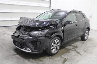 demontáž osobní automobily Kia Stonic  2023/2