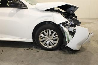 Peugeot 208  picture 7