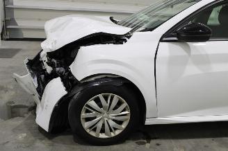 Peugeot 208  picture 5