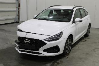 damaged passenger cars Hyundai I-30 i30 2024/11