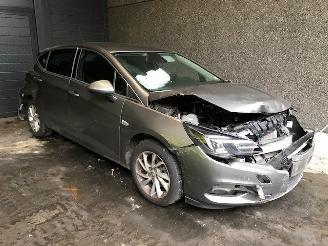 Coche siniestrado Opel Astra K Hatchback 5-drs 2020 1.5 CDTi 122 12V Hatchback 4Dr Diesel 1.496cc 90kW (122pk) FWD 2020/7
