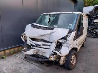 Coche siniestrado Ford Transit  2011/8