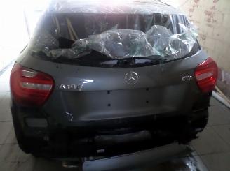 Vrakbiler auto Mercedes A-klasse 1500 diesel 2015/1