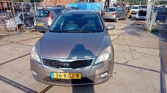 Salvage car Kia Cee d Cee'd Sporty Wagon (EDF), Combi, 2007 / 2012 1.6 CVVT 16V 2009/11