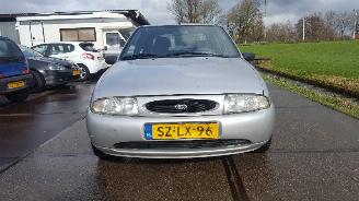 ocasión turismos Ford Fiesta Fiesta IV/V Hatchback 1.25 16V (DHA) [55kW]  (08-1995/01-2002) 1998/2