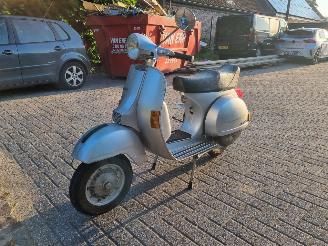 skadebil bromfiets Vespa  PX125E 1981 1981/6