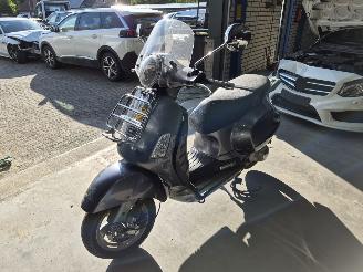dommages motocyclettes  Vespa  GT 200 L 2007/6