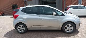 Unfallwagen Kia Venga 1.6 Automatik Climatecontrol Keyless-entry Stoelverwarming Leren stuurwiel Armsteun voor Links & Rechts 4xElektrische ramen Elektrische inklapbare buitenspiegels Privacy glas Trekhaak Parkeersensoren achter 16 inch Sportvelgen Mistlampen 2013/8