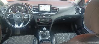 Kia Ceed Bj:09-2018 1.6-Diesel 136pk Full-Led koplampen Navi Leder Memory Sportstoelen Blindspot Drivelane JBL sound 4xStoelverwarming elektrische achterklep Automatische inparkeren keyless Entry Blindspot picture 27