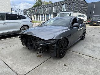Voiture accidenté Jaguar XE 2.0 P250 R-Dynamic Black - NAVI - LED - CAMERA - KEYLESS 2022/2