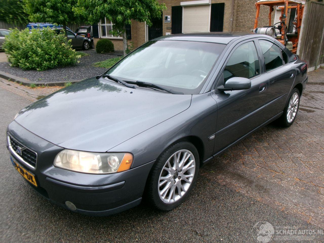 Volvo S-60 2.4 D 5 MOMENTUM