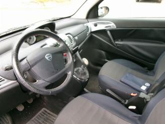 Lancia Ypsilon 1.4-16V SPORT picture 12