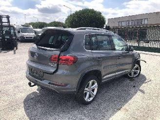 damaged passenger cars Volkswagen Tiguan 2.0 TDI  CUVE 2016/4