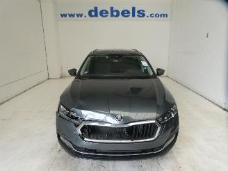 krockskadad bil auto Skoda Octavia AMBITION 2021/3