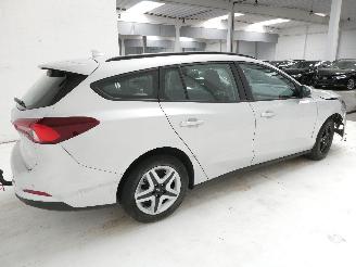 Ford Focus 1.0 HYBRIDE TREND picture 9
