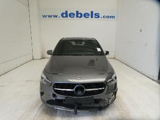 krockskadad bil auto Mercedes B-klasse 2.0D B 180 D 2025/12