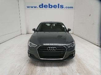 krockskadad bil auto Audi A3 1.6D SPORT 2020/2
