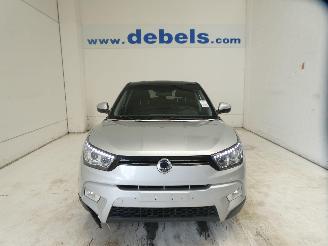 Coche accidentado Ssang yong Tivoli /XLV 2016/5