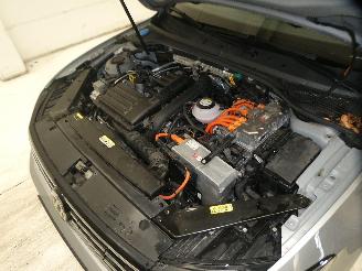 Volkswagen Passat GTE picture 24