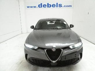 damaged passenger cars Alfa Romeo Tonale 1.6D 2024/3