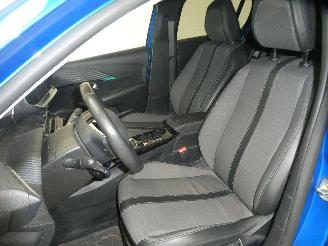 Peugeot 208  picture 18