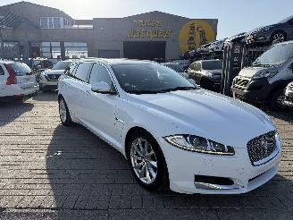 krockskadad bil auto Jaguar XF 2.2D LUXURY 2013/8