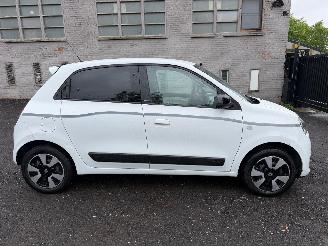 Damaged car Renault Twingo 1.0 2019/4
