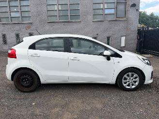 skadebil auto Kia Rio SENSE 2015/5