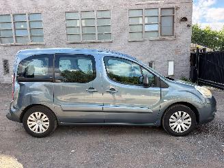 uszkodzony samochody osobowe Citroën Berlingo 1.6 I 2010/2