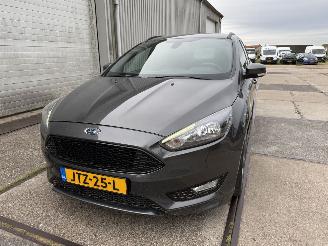 Schadeauto Ford Focus 1.0 ST-Line 2017/4