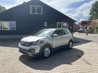 Unfallwagen Volkswagen Beetle T-CROSS 110 PK AUTOMAAT NAVI CLIMA CAMERA VIRT DASH B.J 09-2023 2023/9