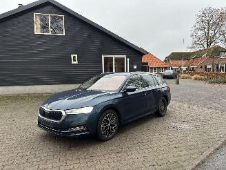 Auto incidentate Skoda Octavia TSI AUTOMAAT HYBRIDE NAVI CLIMA VIRT DASH CAMERA TREKHAAK LED B.J 12-2024 2024/12