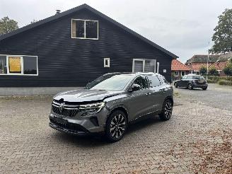 krockskadad bil auto Renault Austral AUSTRAL > E-TECH HYBRIDE TECHNO PANO AUTOMAAT LED NAVI CAMERA CLIMA B.J 11-2024 2024/11
