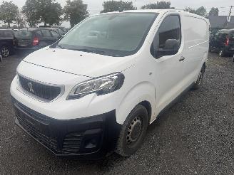 damaged passenger cars Peugeot Expert  2019/8