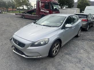 uszkodzony samochody osobowe Volvo V-40 V 40 KINETIC 2014/6