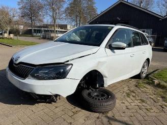 Autoverwertung Skoda Fabia Fabia III Combi (NJ5), Combi 5-drs, 2014 / 2022 1.2 TSI 16V Greentech 2017