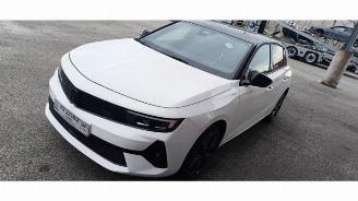 Coche siniestrado Opel Astra Astra L (F3/FB/FM/FP), Hatchback 5-drs, 2021 Electric 54/58 kWh 2025