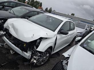 krockskadad bil auto Peugeot 208  2023/1