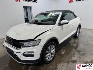 Vaurioauto  passenger cars Volkswagen T-Roc  2022/10
